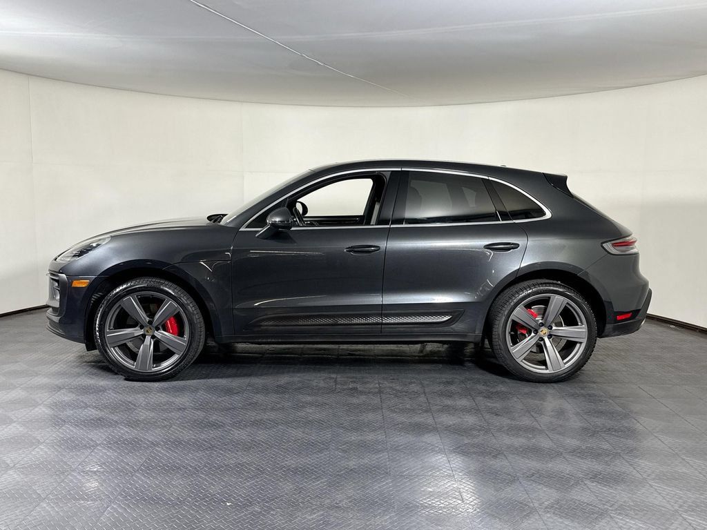 Certified 2023 Porsche Macan S AWD/4WD image 2