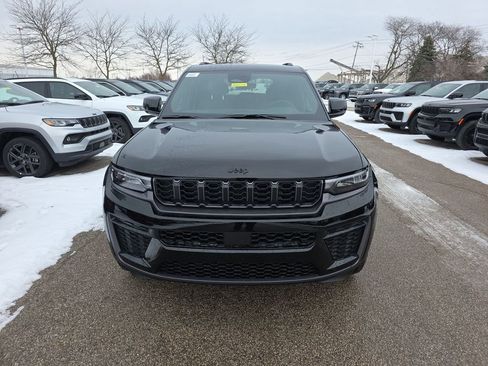 New 2026 Jeep Grand Cherokee Altitude AWD/4WD image 2