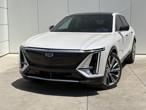 Certified 2024 Cadillac Lyriq Luxury RWD image 1