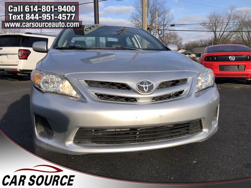 Used 2011 Toyota Corolla LE image 2