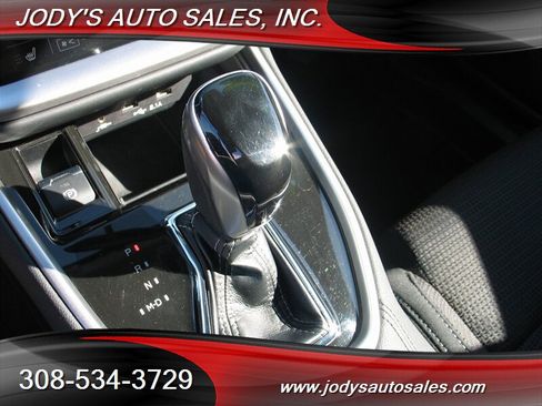 Used 2022 Subaru Outback Premium AWD/4WD image 18