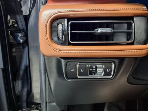 Used 2022 Lincoln Aviator Reserve w/ Elements Package Plus AWD/4WD image 17