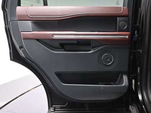 Used 2022 Ford Expedition Limited image 42
