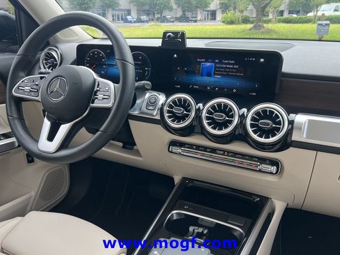 Used 2023 Mercedes-Benz GLB 250 image 6