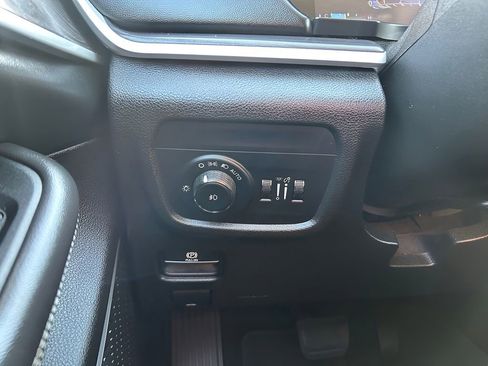 Used 2021 Jeep Grand Cherokee L Limited image 29