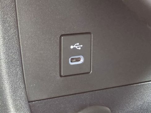 Used 2026 Toyota C-HR AWD/4WD image 19