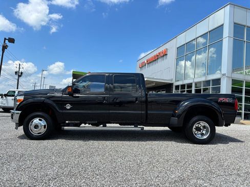 Used 2016 Ford F350 Lariat w/ Lariat Ultimate Package AWD/4WD image 2