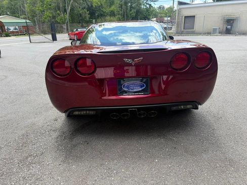 Used 2007 Chevrolet Corvette Coupe w/ Performance Package RWD image 4