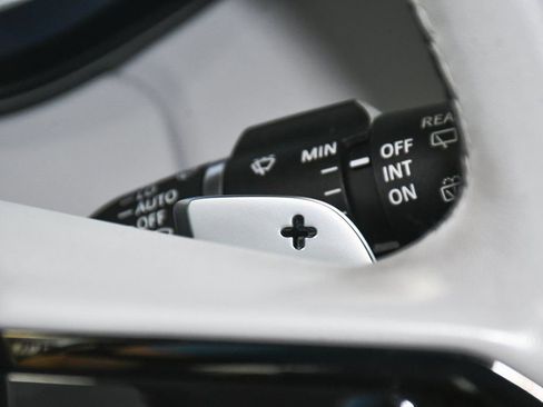 Used 2023 Land Rover Range Rover Sport SE Dynamic image 44