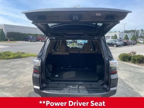 Used 2018 Toyota 4Runner SR5 Premium image 11