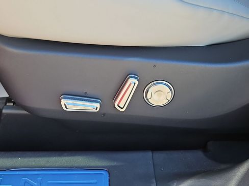 New 2026 Lincoln Nautilus Premier w/ Equipment Group 102A image 17