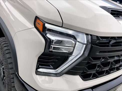 New 2026 Chevrolet Silverado 2500 ZR2 AWD/4WD image 13