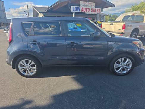 Used 2015 Kia Soul + FWD image 3
