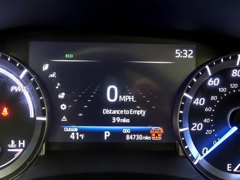 Used 2024 Toyota Highlander XLE AWD/4WD image 17