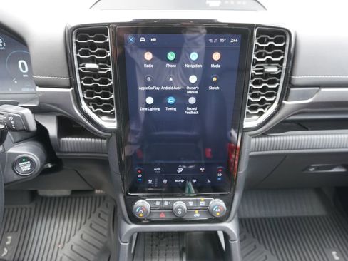 Used 2024 Ford Ranger Lariat w/ FX4 Off-Road Package image 8