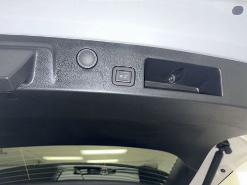 New 2026 Chevrolet Equinox LT w/ Convenience Package II AWD/4WD image 26