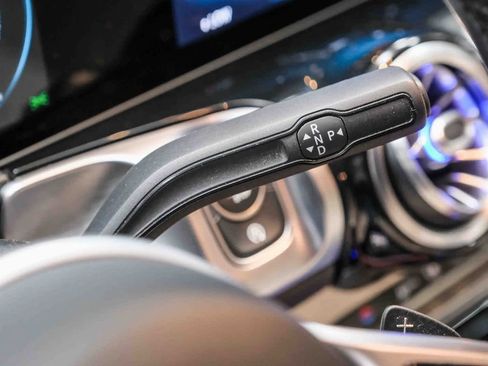 Certified 2021 Mercedes-Benz GLB 250 image 21