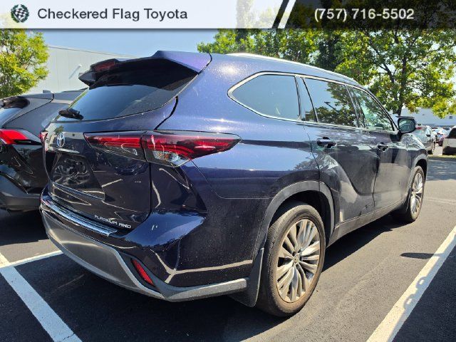 Used 2024 Toyota Highlander Platinum AWD/4WD image 6