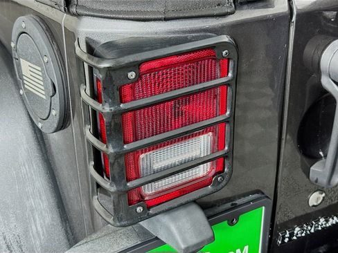 Used 2018 Jeep Wrangler Sport image 30