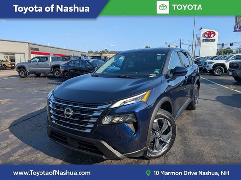 Used 2024 Nissan Rogue SV AWD/4WD image 1