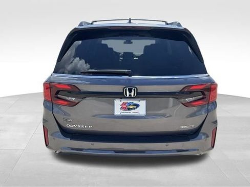 Used 2026 Honda Odyssey Touring image 4