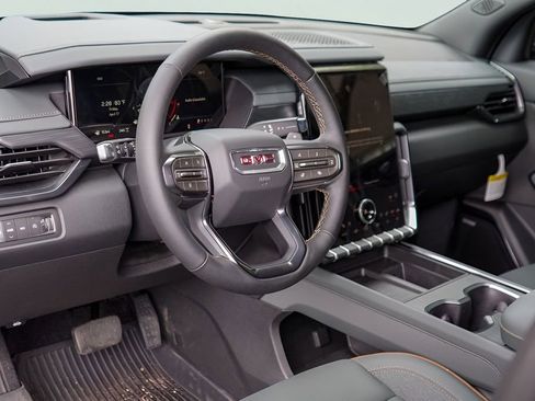 New 2026 GMC Acadia AT4 w/ Luxury Package AWD/4WD image 9