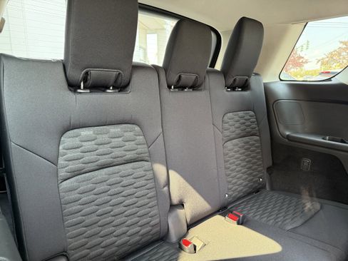 Used 2022 Nissan Pathfinder SV image 24