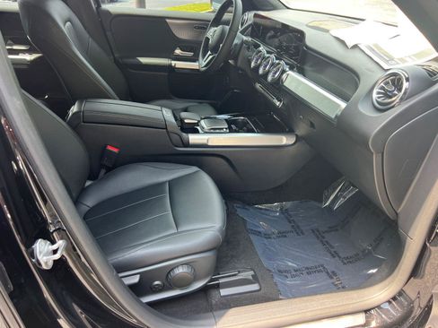 Used 2022 Mercedes-Benz EQB 300 4MATIC image 13