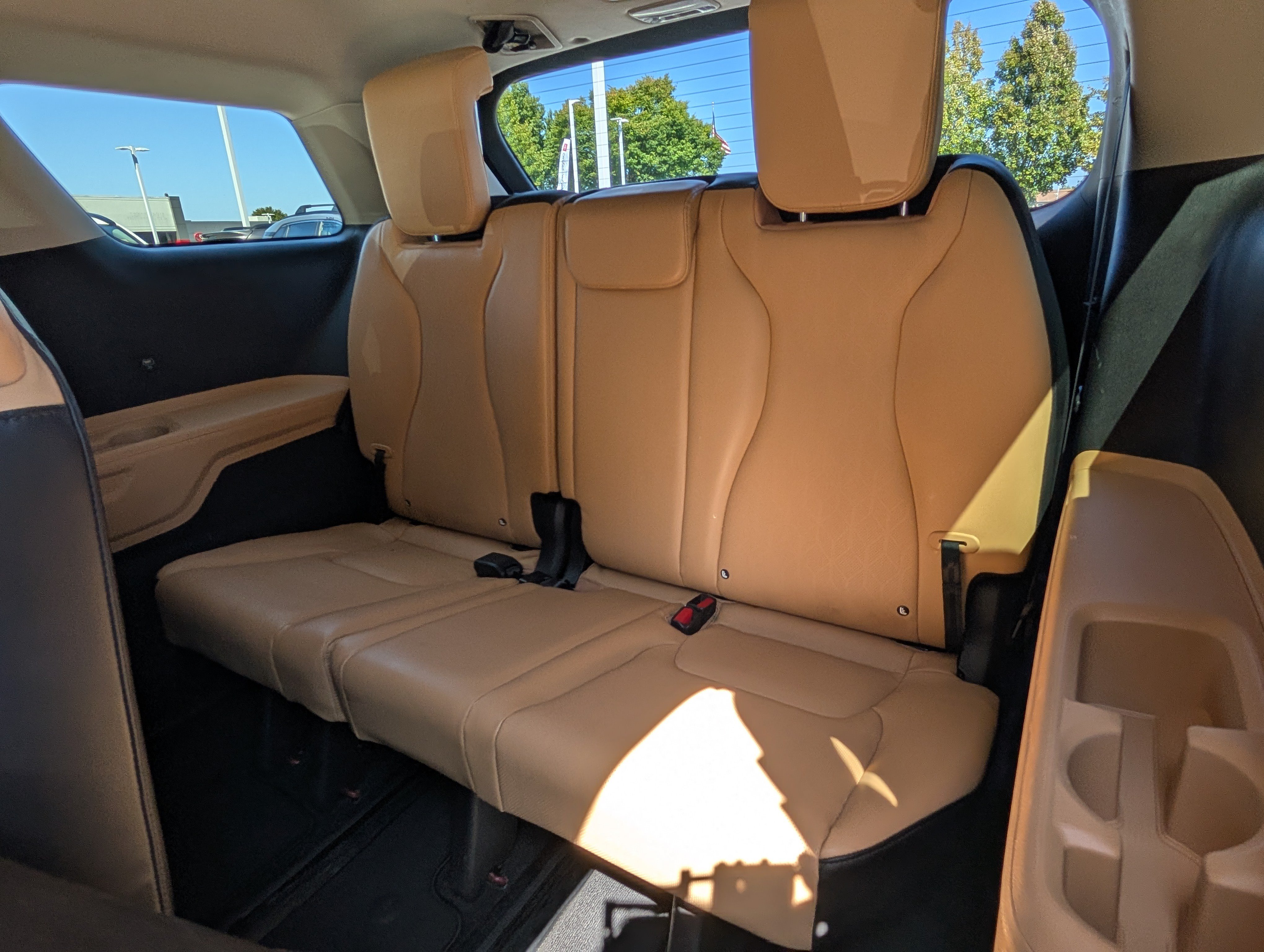 Used 2022 Kia Carnival LX FWD image 14