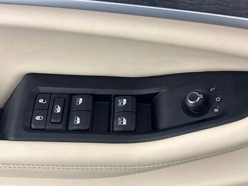 Used 2023 Jeep Grand Cherokee 4WD 4xe w/ Luxury Tech Group II image 24