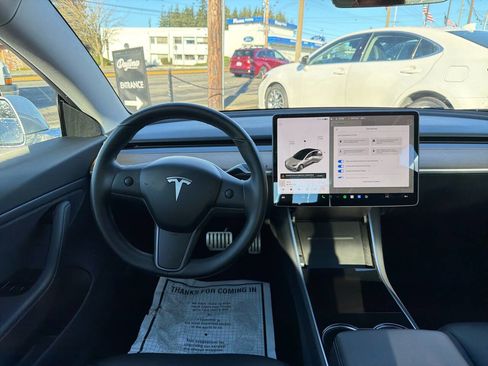 Used 2018 Tesla Model 3 Long Range image 26