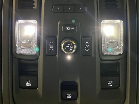 Used 2023 GMC Yukon XL AT4 AWD/4WD image 37