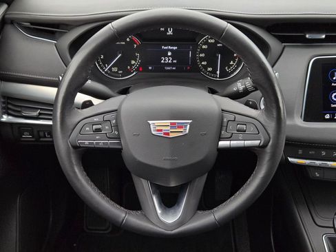 Certified 2023 Cadillac XT4 Premium Luxury w/ Enhanced Visibility Package image 15