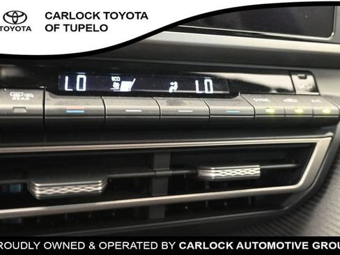Used 2025 Toyota Camry SE w/ Convenience Package FWD image 13