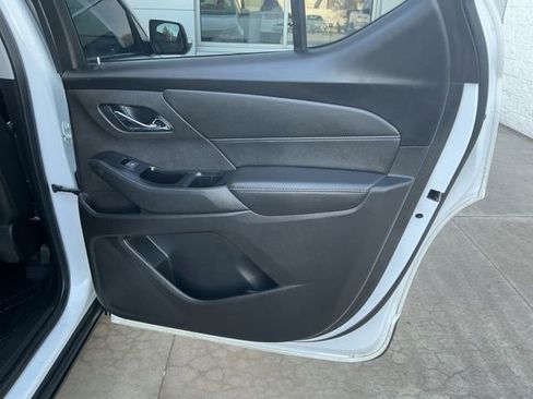 Used 2020 Chevrolet Traverse RS image 24