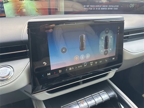 New 2026 Lincoln Nautilus Premier image 27