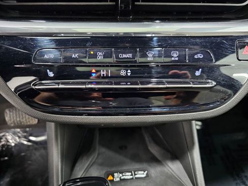 Used 2025 Buick Envista Avenir FWD image 20