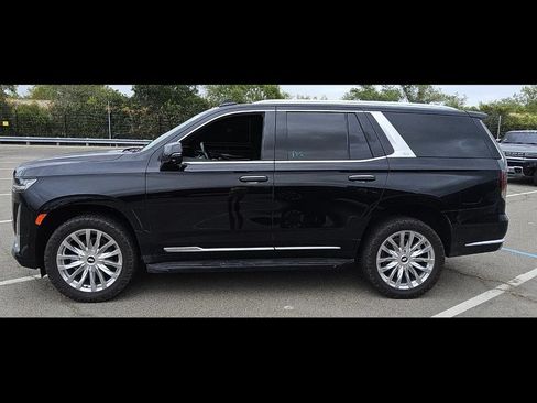 Used 2023 Cadillac Escalade Premium Luxury AWD/4WD image 7
