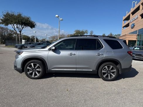 Used 2024 Honda Pilot Touring image 2