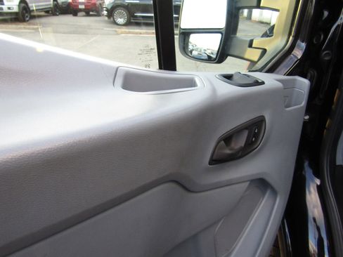 Used 2018 Ford Transit 150 XL image 14