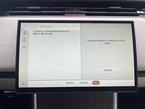 Certified 2025 Land Rover Range Rover SE image 18