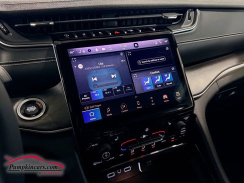 Used 2023 Jeep Grand Cherokee Limited w/ Black Appearance Package image 36