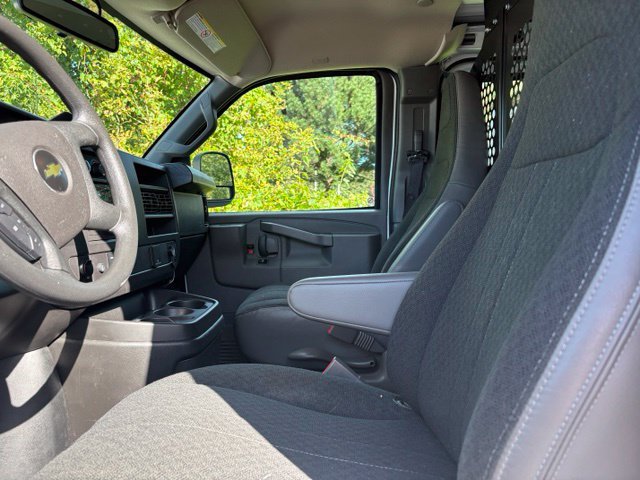 Used 2025 Chevrolet Express 2500 w/ Driver Convenience Package RWD image 28
