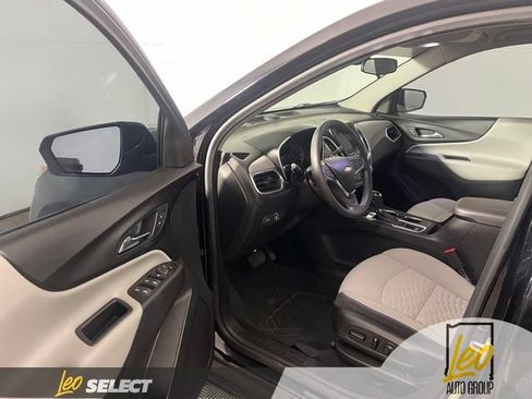 Used 2021 Chevrolet Equinox LS w/ LS Convenience Package AWD/4WD image 9