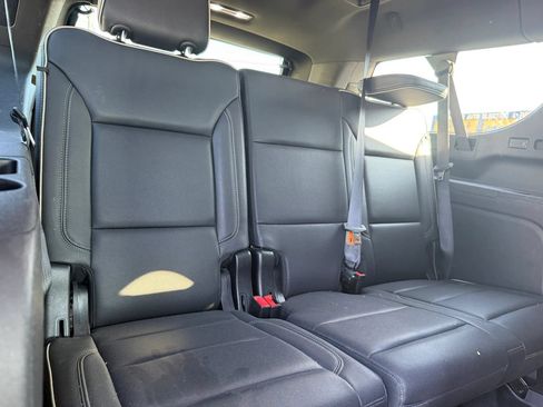 Used 2024 Chevrolet Suburban Premier RWD image 21