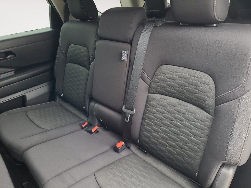 Used 2024 Nissan Pathfinder SV AWD/4WD image 13