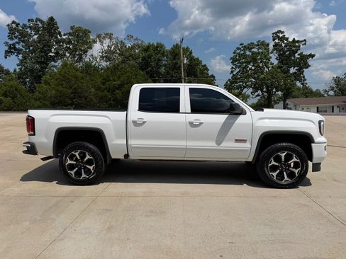 Used 2018 GMC Sierra 1500 SLT AWD/4WD image 2