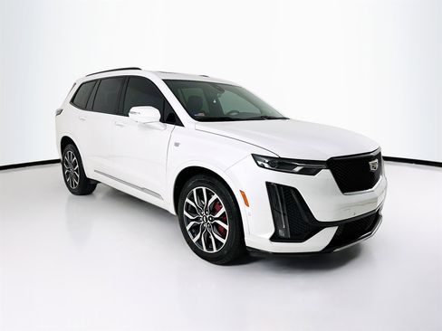 Used 2023 Cadillac XT6 Sport w/ Technology Package image 1