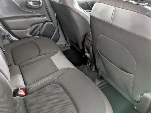 Certified 2022 Jeep Renegade Altitude w/ Convenience Group image 31