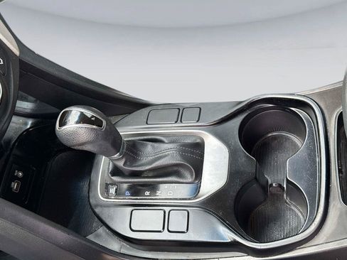 Used 2017 Hyundai Santa Fe Sport FWD image 25